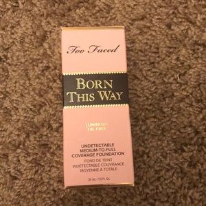 Too Faced Born This Way Foundation